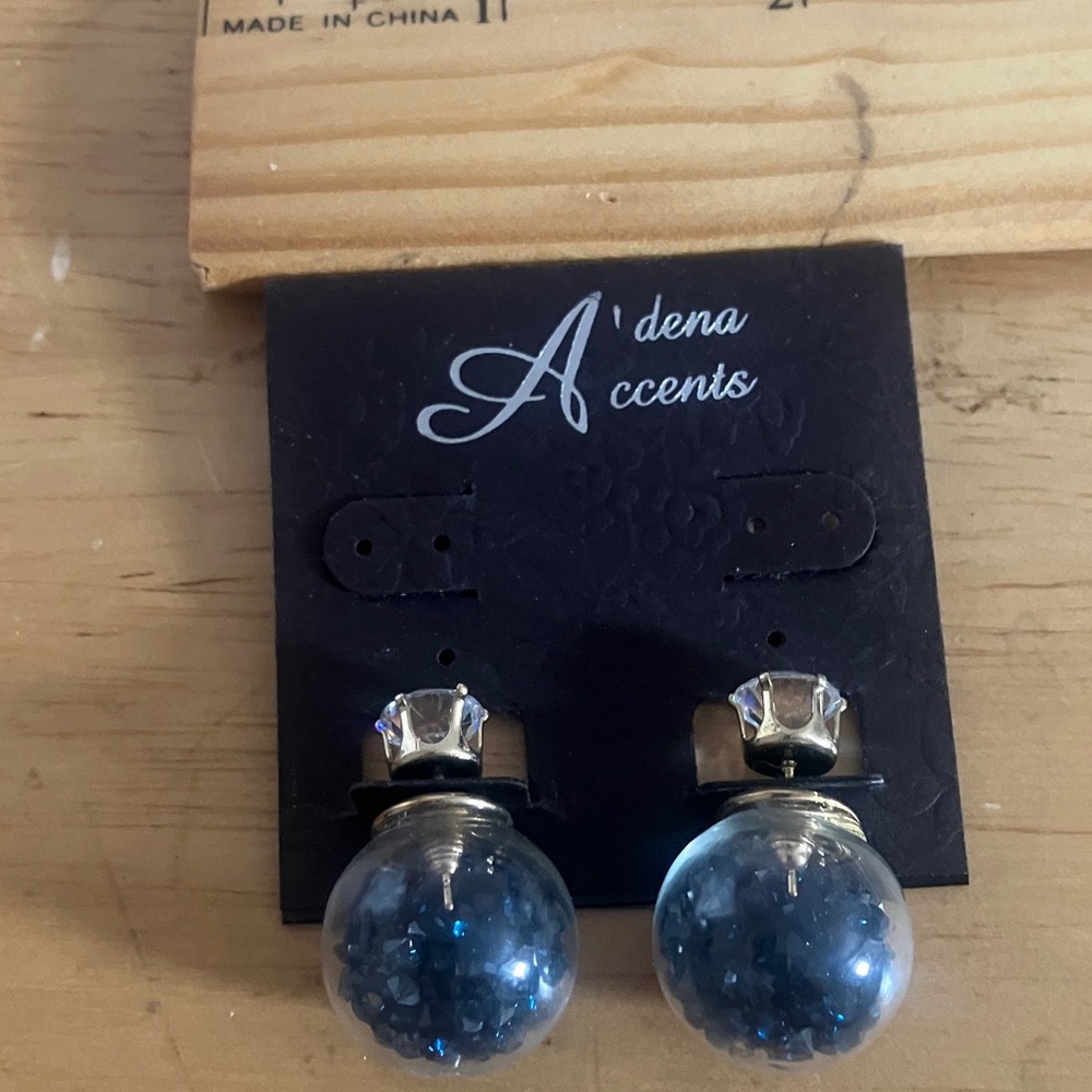 NOC pierced earrings